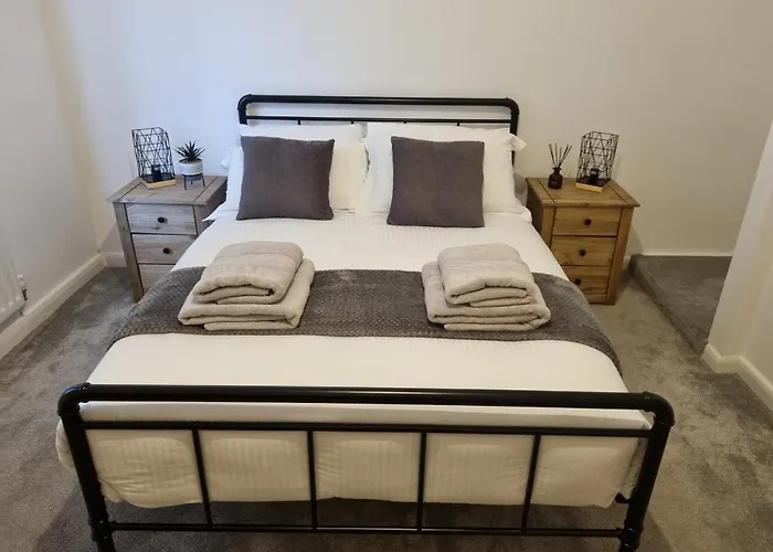 Spacious And Modern Town House Close To The District Casa de Férias