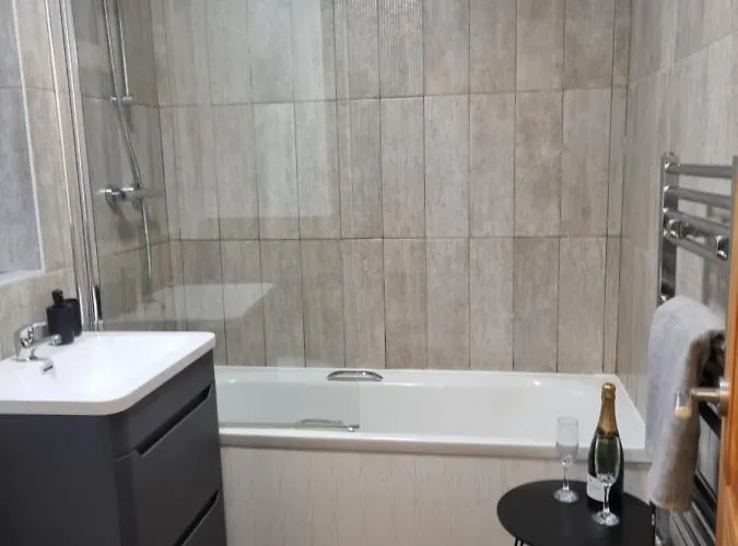 Spacious And Modern Town House Close To The District Casa de Férias *