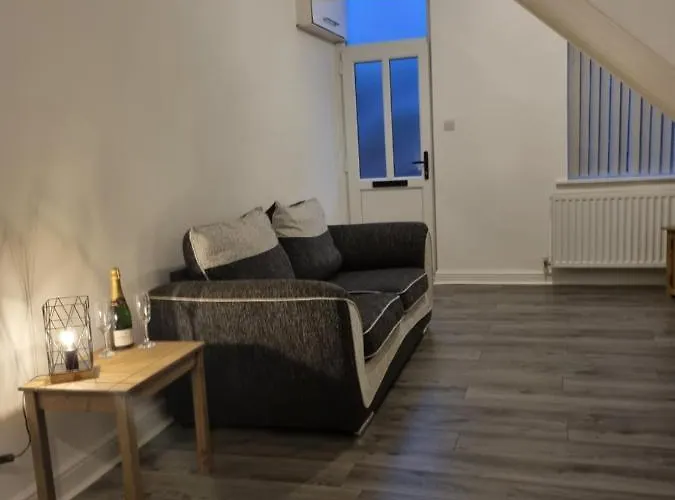 Spacious And Modern Town House Close To The District * Barrow-in-Furness